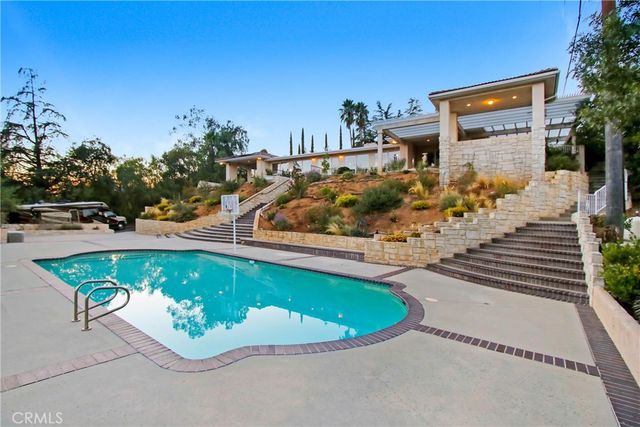 8800 Avenida Miravilla, Cherry Valley, CA 92223