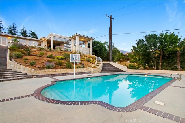 8800 Avenida Miravilla, Cherry Valley, CA 92223