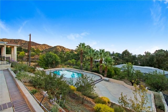 8800 Avenida Miravilla, Cherry Valley, CA 92223
