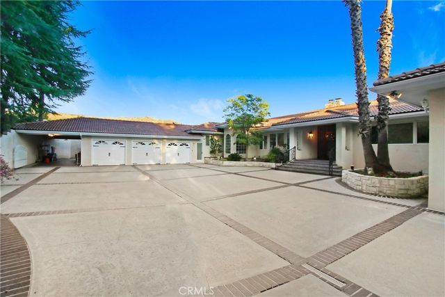 8800 Avenida Miravilla, Cherry Valley, CA 92223