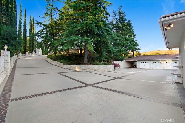 8800 Avenida Miravilla, Cherry Valley, CA 92223