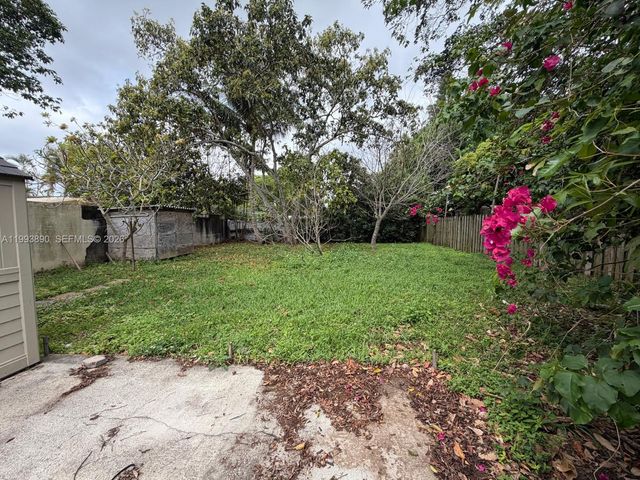 6371 SW 34th St, Miami, FL 33155