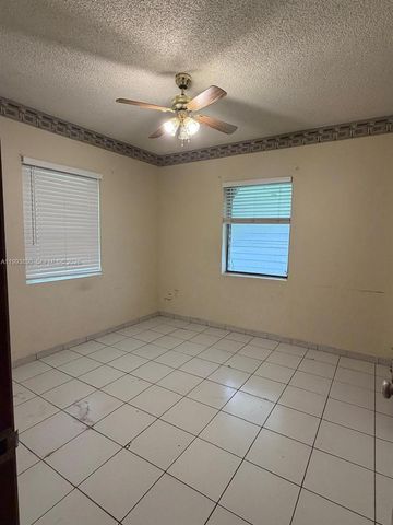 6371 SW 34th St, Miami, FL 33155