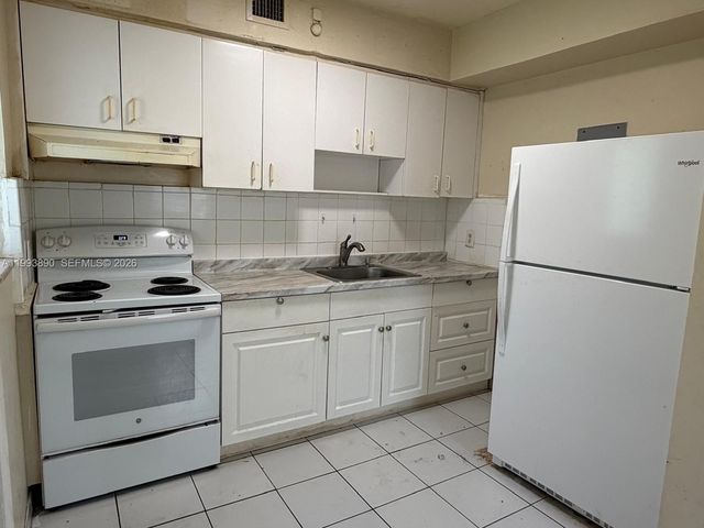 6371 SW 34th St, Miami, FL 33155