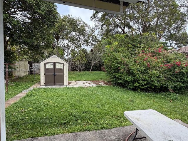 6371 SW 34th St, Miami, FL 33155