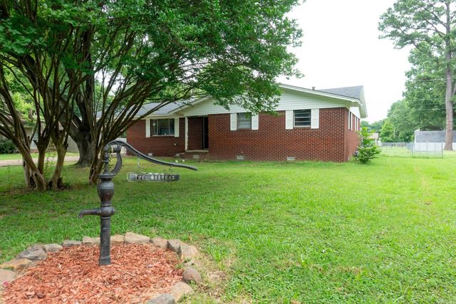 904 W College, Beebe, AR 72012