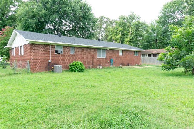 904 W College, Beebe, AR 72012