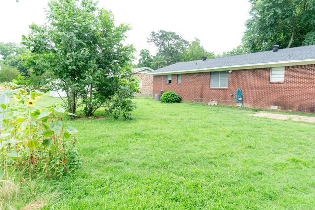 904 W College, Beebe, AR 72012