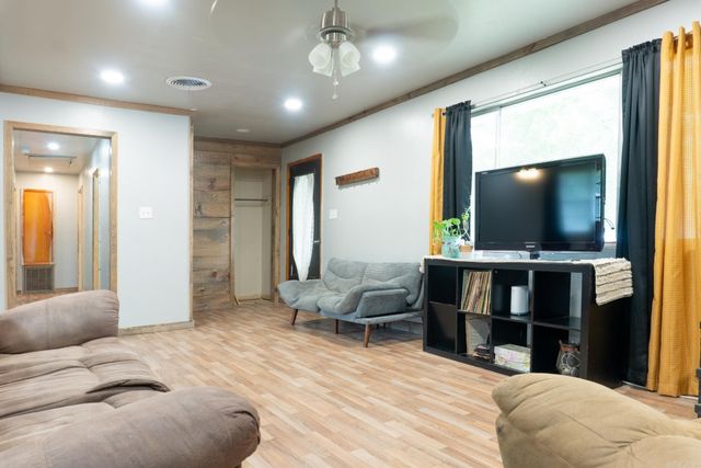 904 W College, Beebe, AR 72012