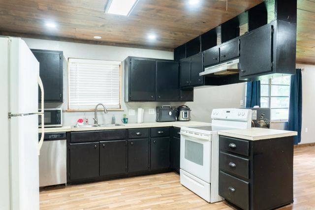 904 W College, Beebe, AR 72012