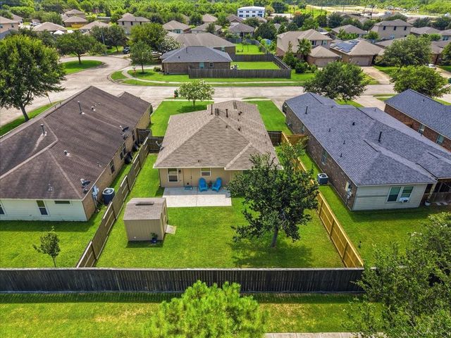845 Indigo Springs Lane, La Marque, TX 77568