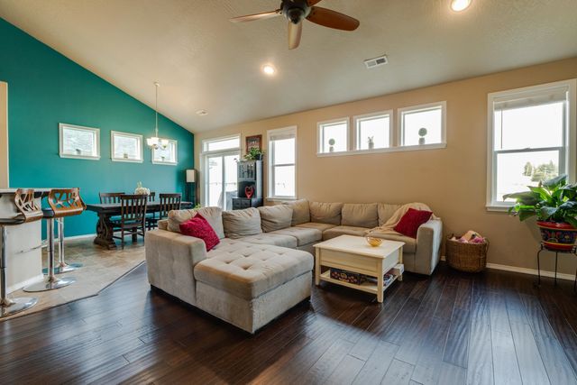 671 Condor Dr, Cheney, WA 99004