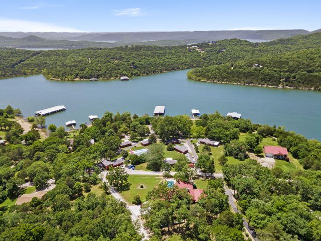 10 Holiday Hideaway Court, 2, Reeds Spring, MO 65737
