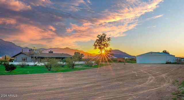 51718 W Donald Road, Aguila, AZ 85320