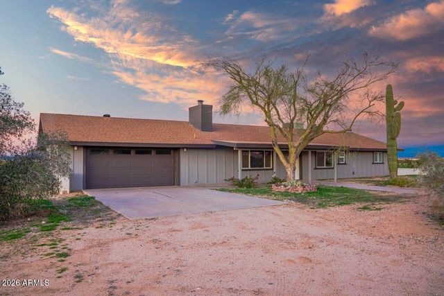 51718 W Donald Road, Aguila, AZ 85320