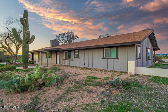 51718 W Donald Road, Aguila, AZ 85320