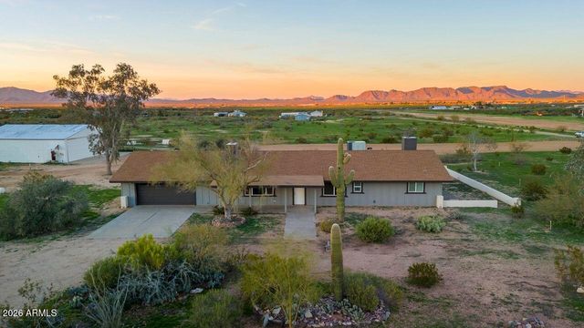 51718 W Donald Road, Aguila, AZ 85320