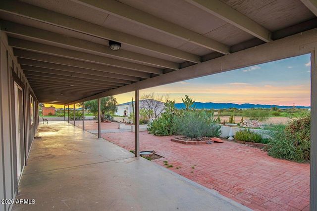 51718 W Donald Road, Aguila, AZ 85320