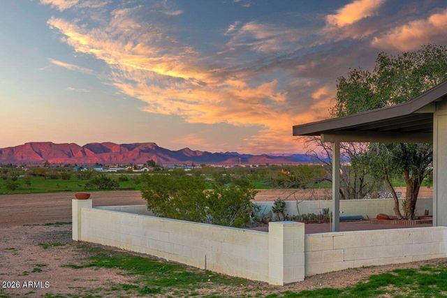 51718 W Donald Road, Aguila, AZ 85320