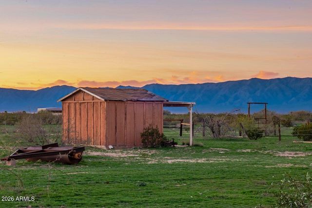 51718 W Donald Road, Aguila, AZ 85320