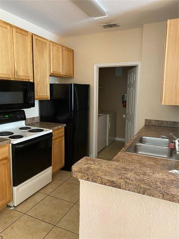 2406 COURTNEY MEADOWS COURT 302, Tampa, FL 33619