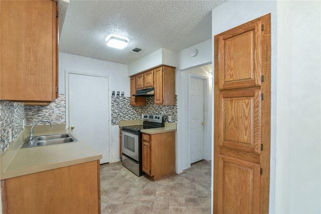 1045 Cheddar Court, Arlington, TX 76017