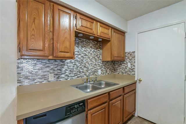 1045 Cheddar Court, Arlington, TX 76017