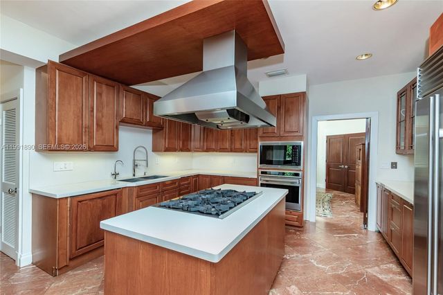 174 Isla Dorada Blvd, Coral Gables, FL 33143