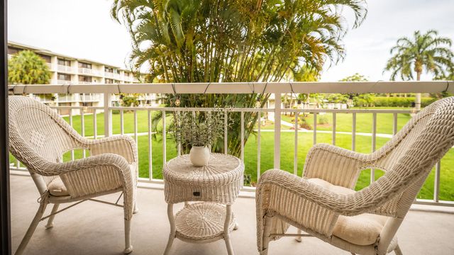 2621 Village Boulevard 204, West Palm Beach, FL 33409