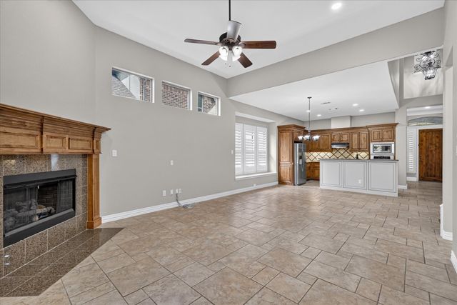 2024 S Hill Drive, Irving, TX 75038