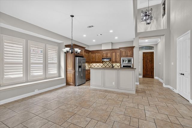 2024 S Hill Drive, Irving, TX 75038