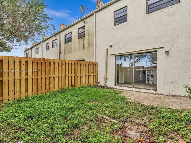3911 SW 52nd Ave 4-1, Pembroke Park, FL 33023