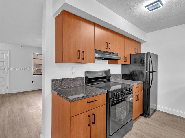 3911 SW 52nd Ave 4-1, Pembroke Park, FL 33023
