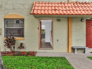 3911 SW 52nd Ave 4-1, Pembroke Park, FL 33023
