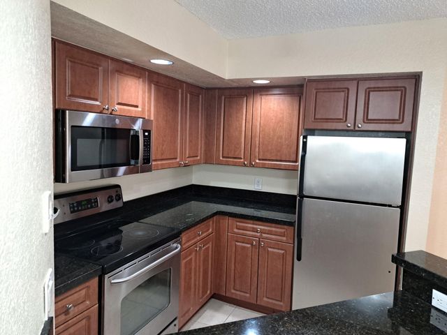 3470 PINEWALK Drive N 212, Margate, FL 33063