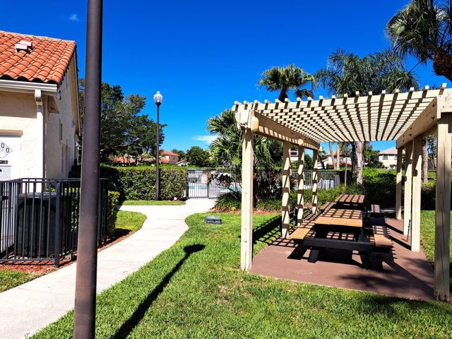 3470 PINEWALK Drive N 212, Margate, FL 33063