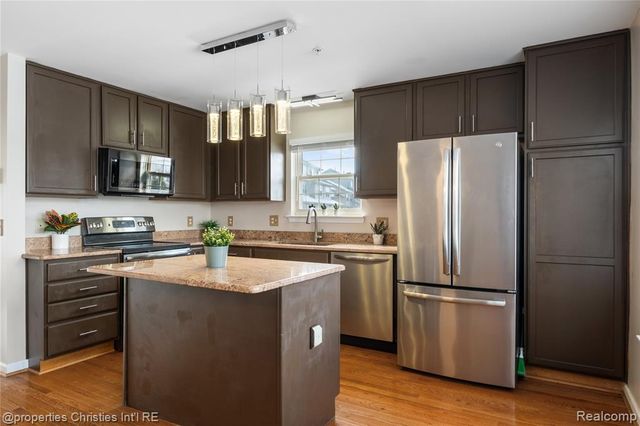 160 Club House Circle 57, Walled Lake, MI 48390