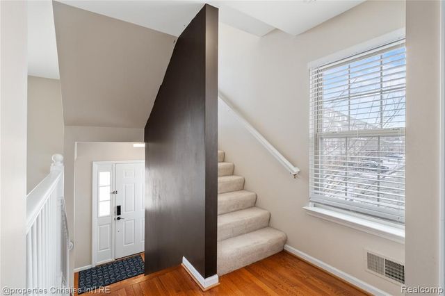 160 Club House Circle 57, Walled Lake, MI 48390