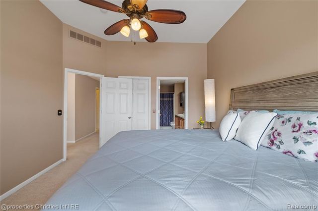 160 Club House Circle 57, Walled Lake, MI 48390