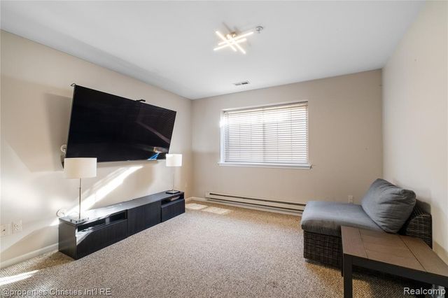 160 Club House Circle 57, Walled Lake, MI 48390