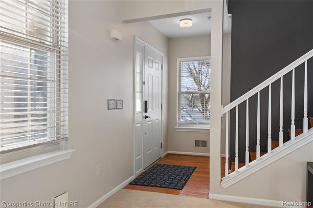 160 Club House Circle 57, Walled Lake, MI 48390