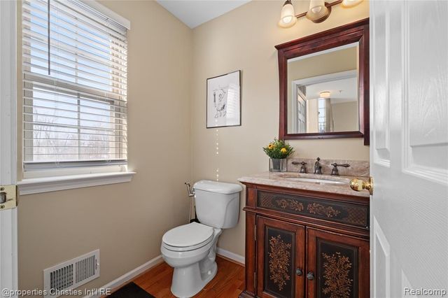 160 Club House Circle 57, Walled Lake, MI 48390