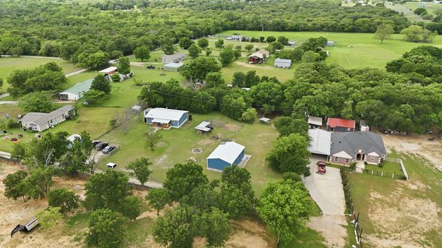 767 E Barry Street, Reno, TX 76020