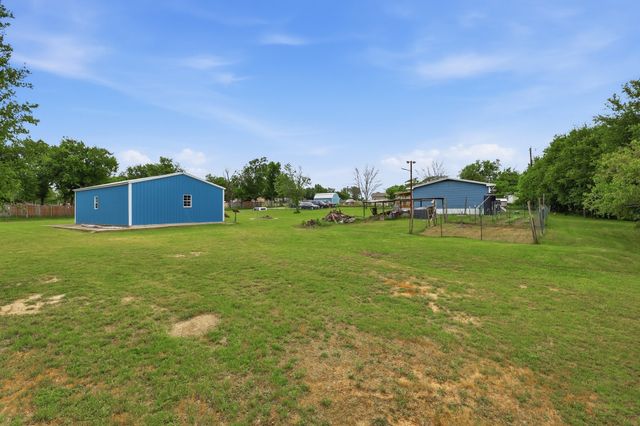 767 E Barry Street, Reno, TX 76020