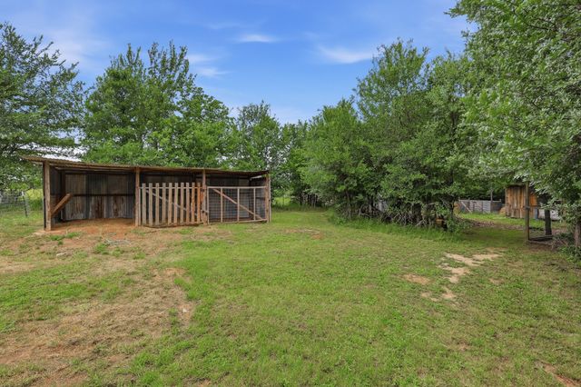 767 E Barry Street, Reno, TX 76020