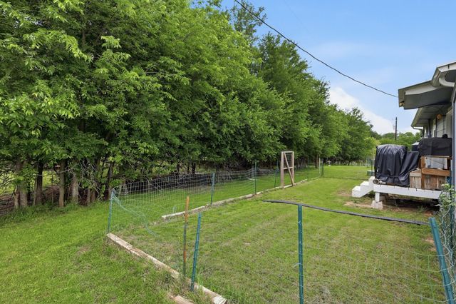 767 E Barry Street, Reno, TX 76020