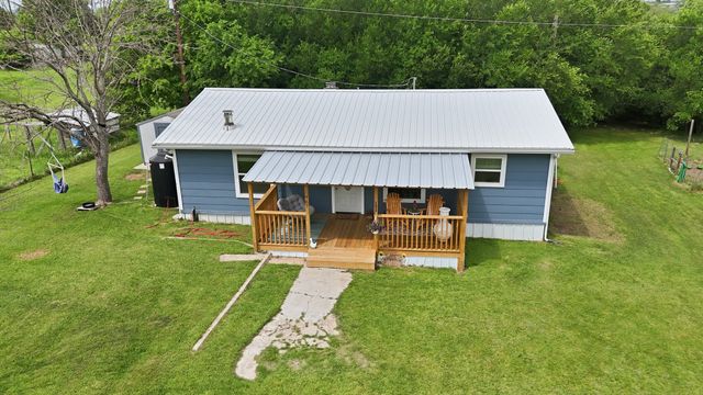 767 E Barry Street, Reno, TX 76020