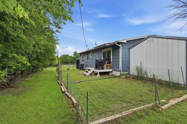 767 E Barry Street, Reno, TX 76020