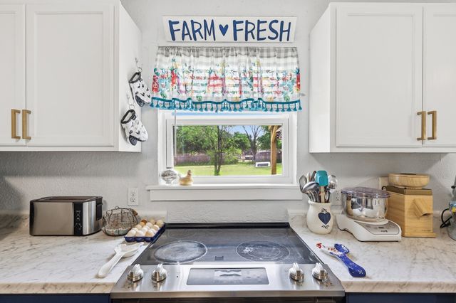 767 E Barry Street, Reno, TX 76020