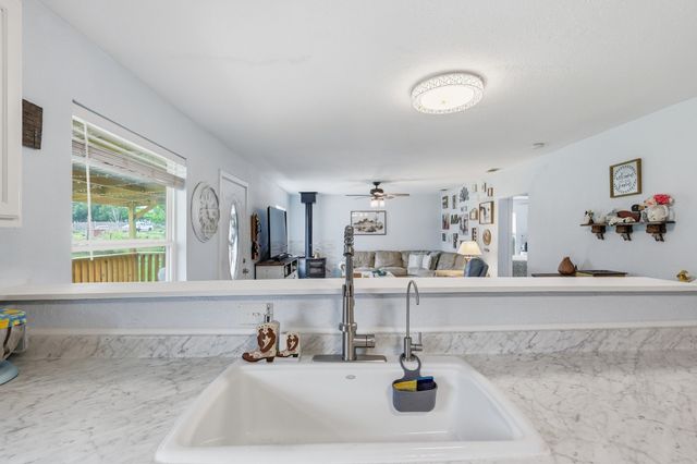 767 E Barry Street, Reno, TX 76020